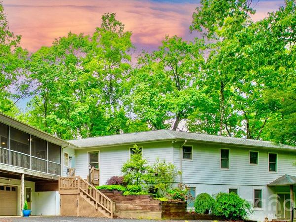 154 Chestnut Lane , Cedar Mountain, NC 28718