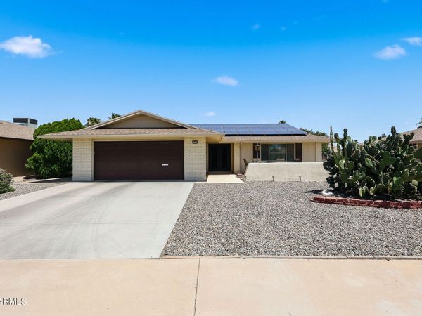 10714 W SARATOGA Circle, Sun City, AZ 85351