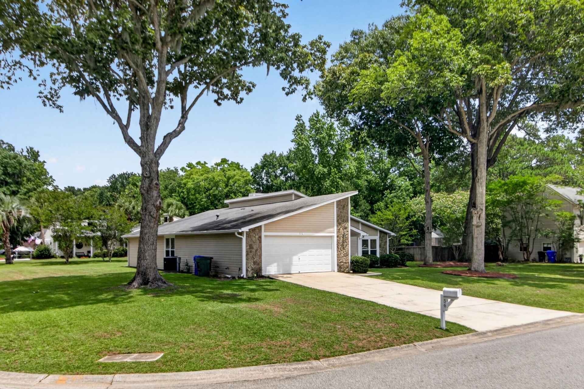 56 Shadowmoss Parkway Photo 4