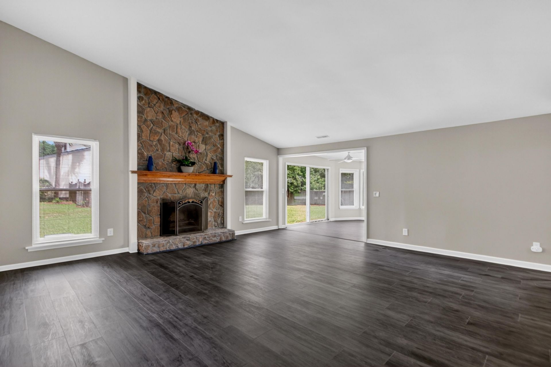 56 Shadowmoss Parkway Photo 6