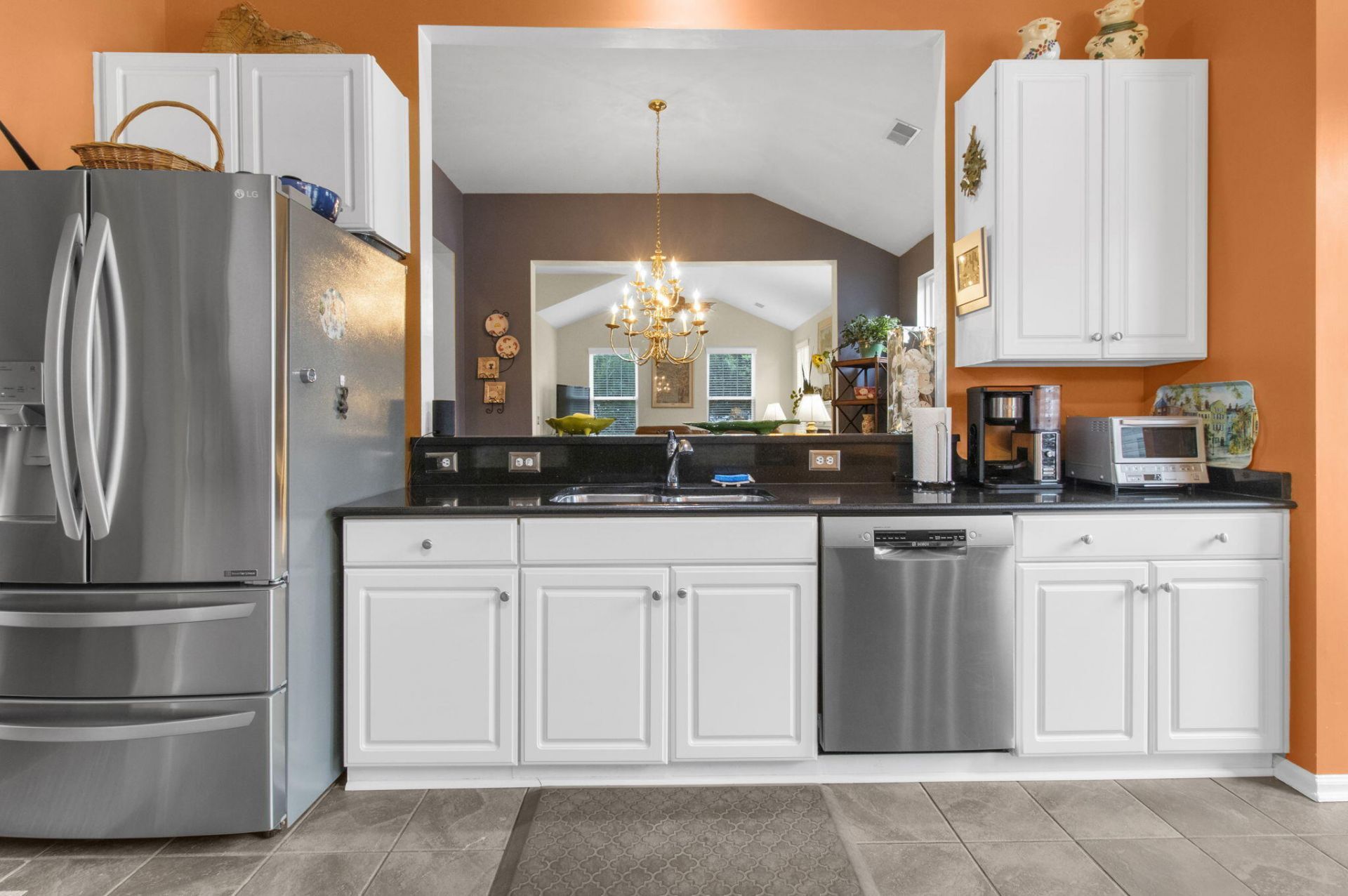 135 Brady Street Photo 13