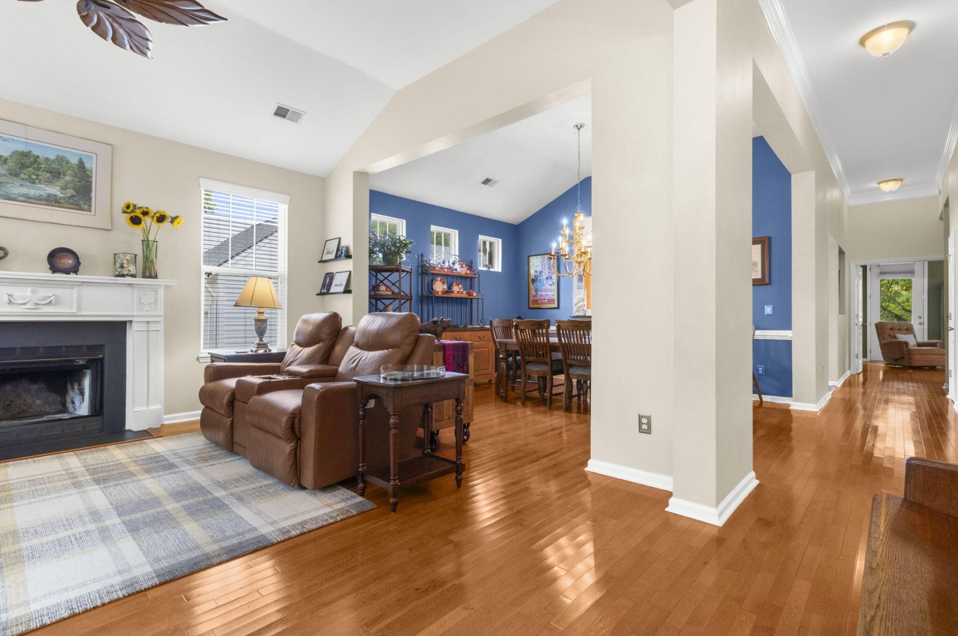 135 Brady Street Photo 7