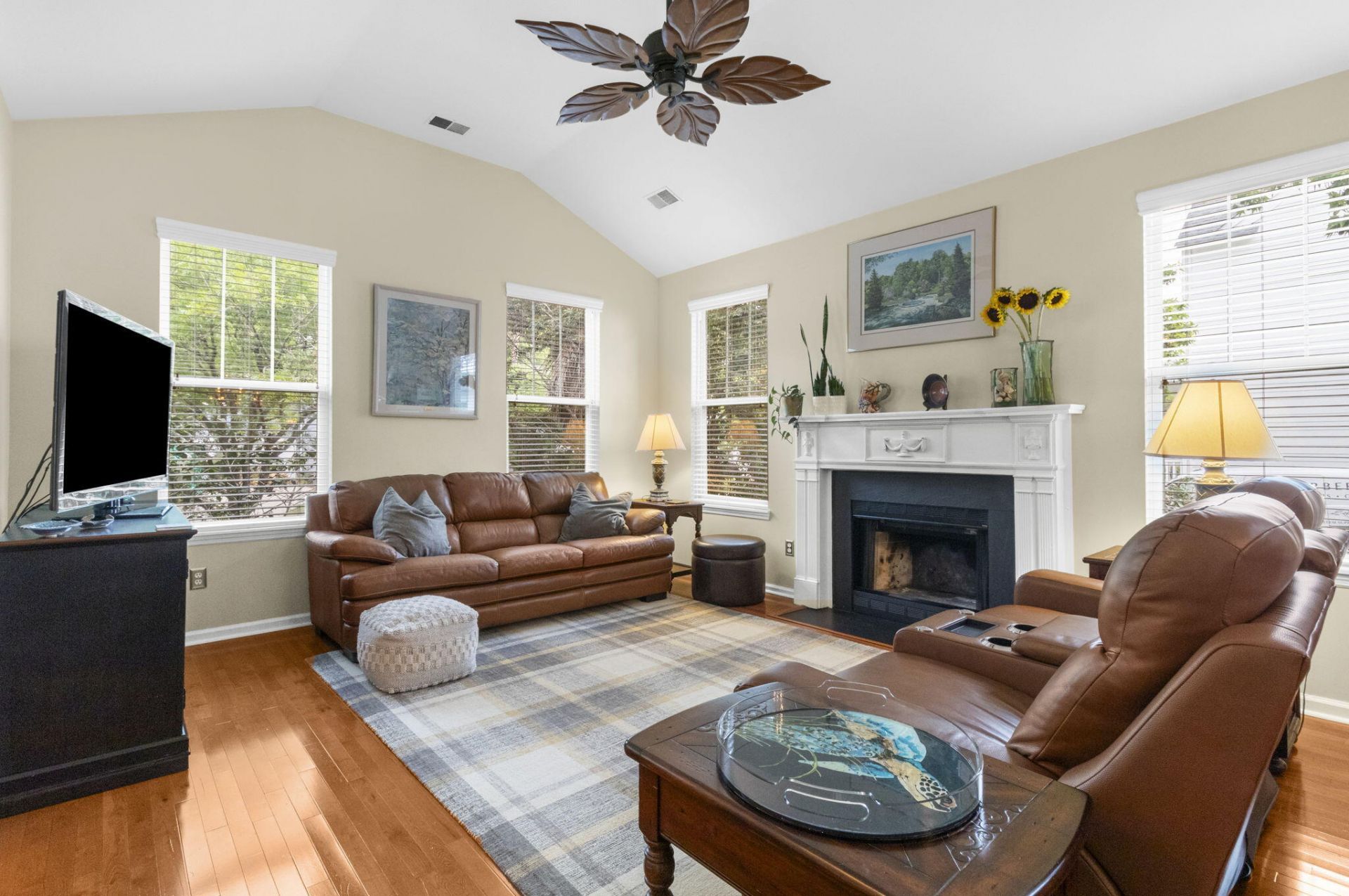 135 Brady Street Photo 9