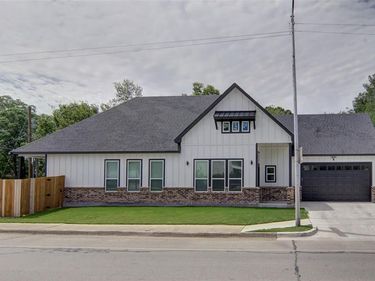 3220 N Houston Street, Fort Worth, TX 76106