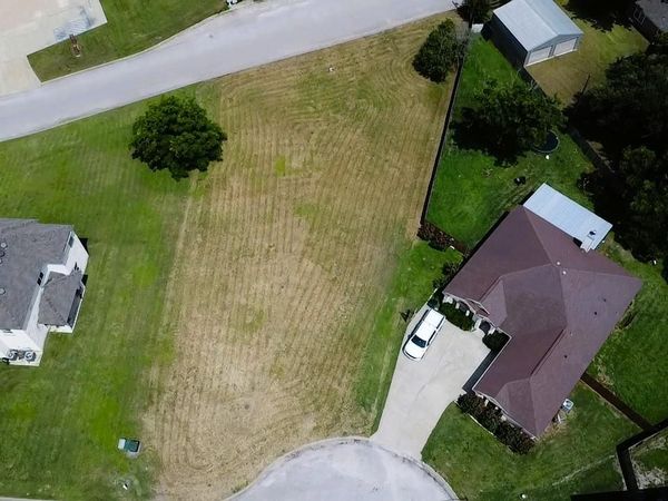 103 Kailynne CT , Thorndale, TX 76577