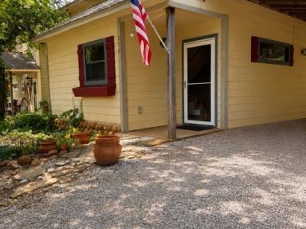 259 E Lake , Lawton, OK 73557