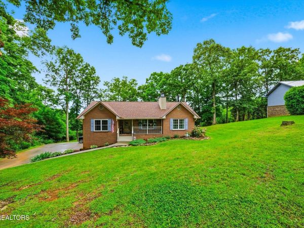 827 Hinkle Estates Drive, Seymour, TN 37865