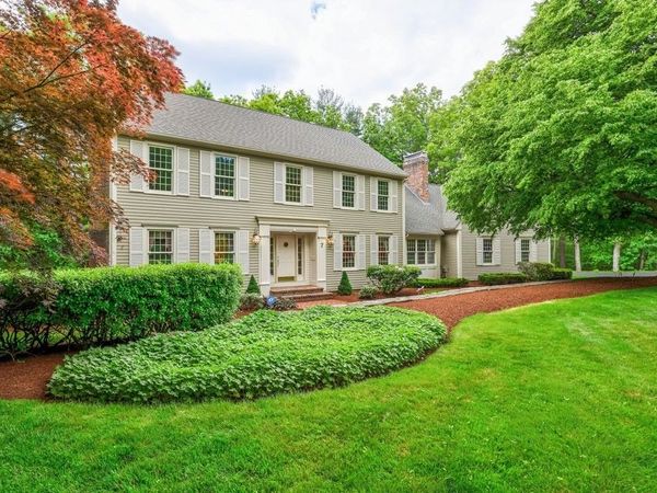 7 Village Green Lane, Holden, MA 01520