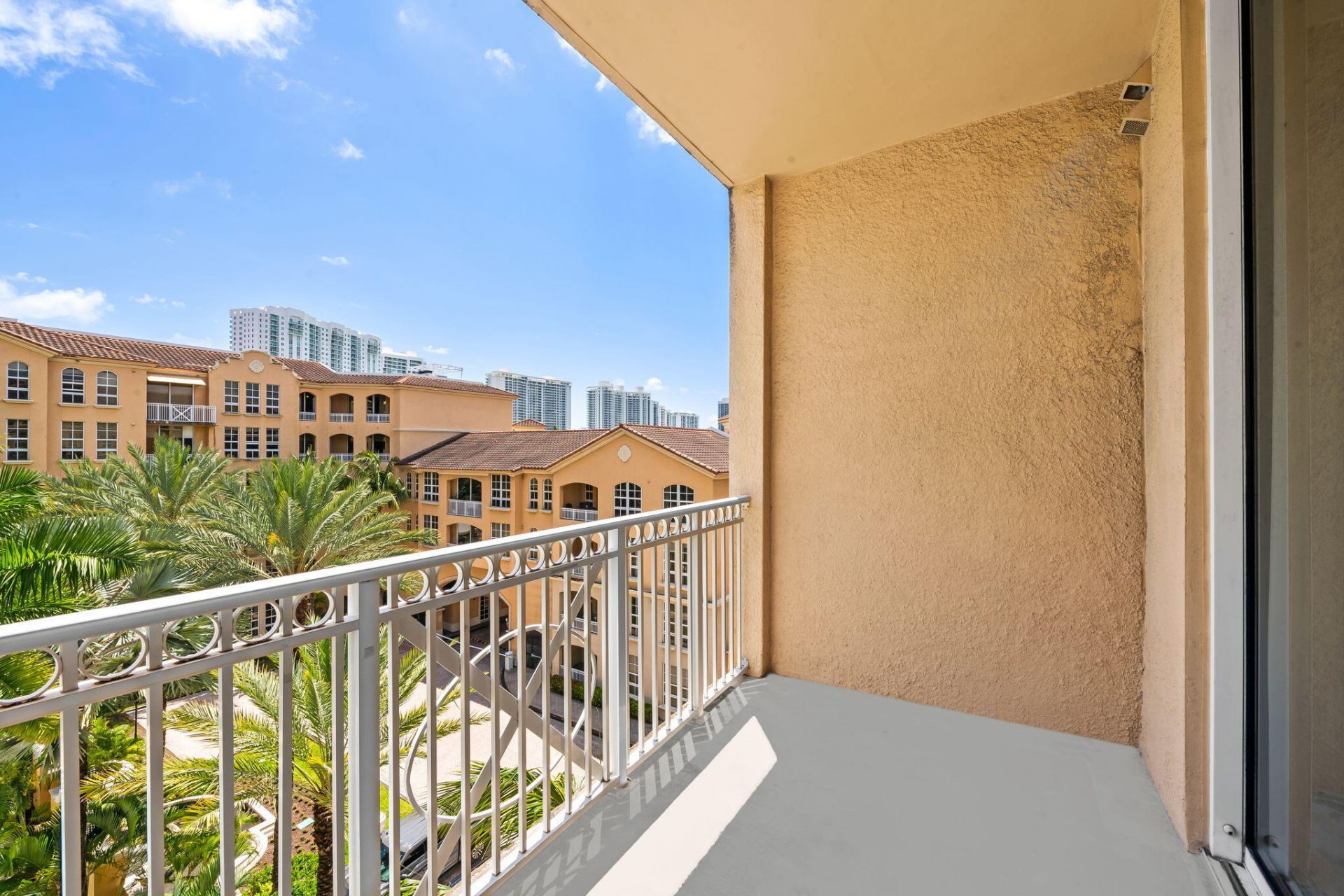 3001 NE 185th Street, Unit 536, Aventura, FL 33180 Photo