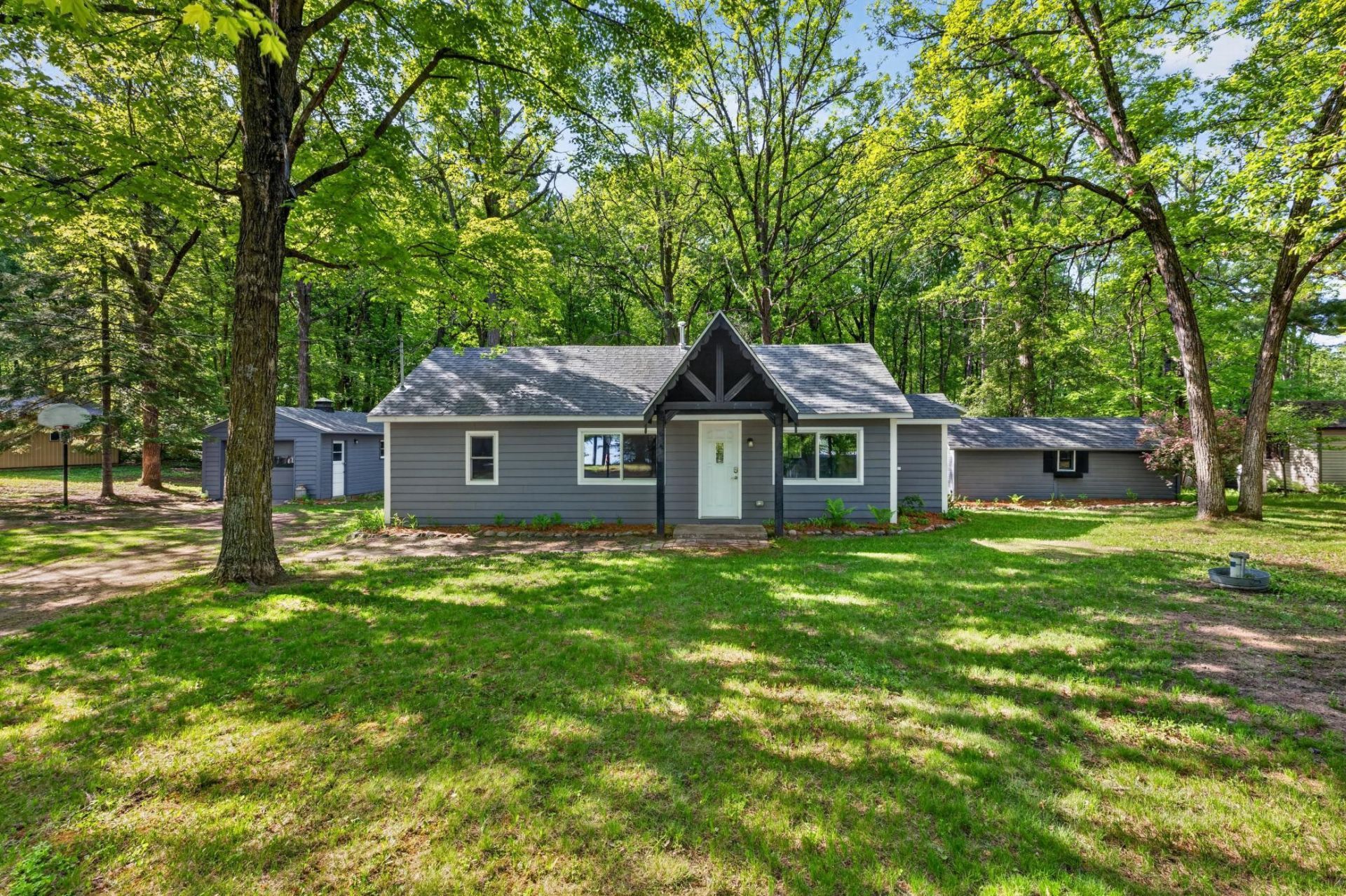 8612 Paradise Beach Road , Brainerd, MN 56401