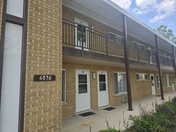 6830 N Ozark Avenue , Unit 2C, Chicago, IL 60631