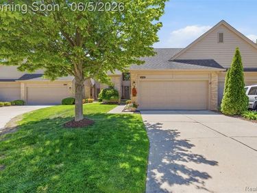 16748 Shale Court, Macomb Twp, MI 48042