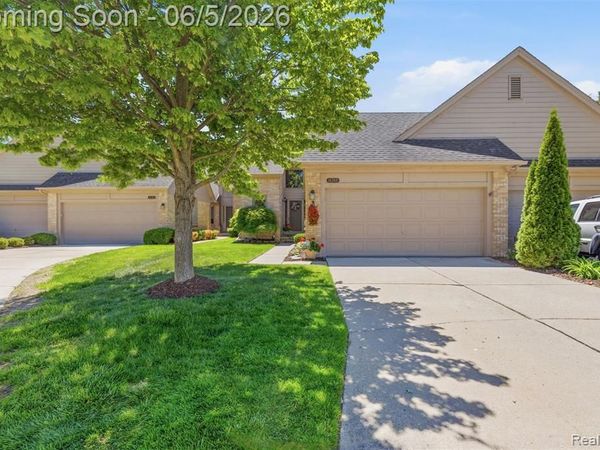 16748 Shale Court, Macomb Twp, MI 48042