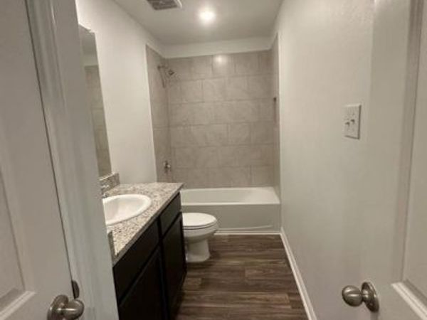 18300 SPECULATOR LN, Elgin, TX 78621