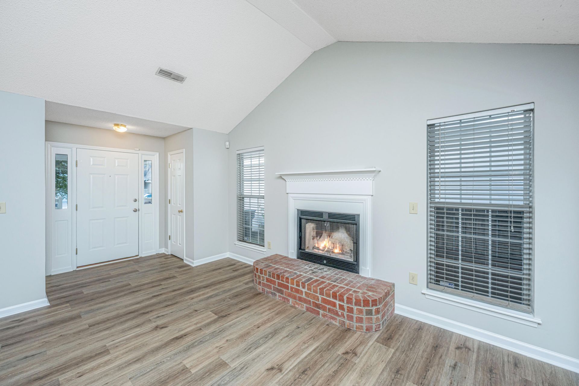 486 Cessna Avenue Photo 3
