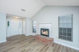 486 Cessna Avenue photo 4