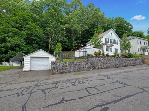 214 Canton St, Fitchburg, MA 01420