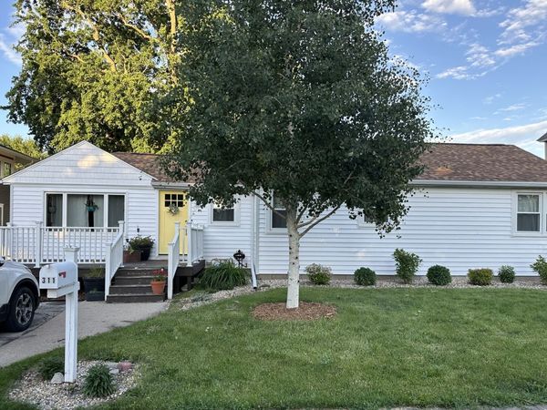 311 S 2nd Avenue , Chenoa, IL 61726