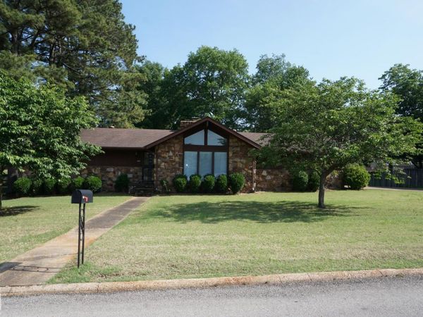 100 E Stroud, Jonesboro, AR 72401