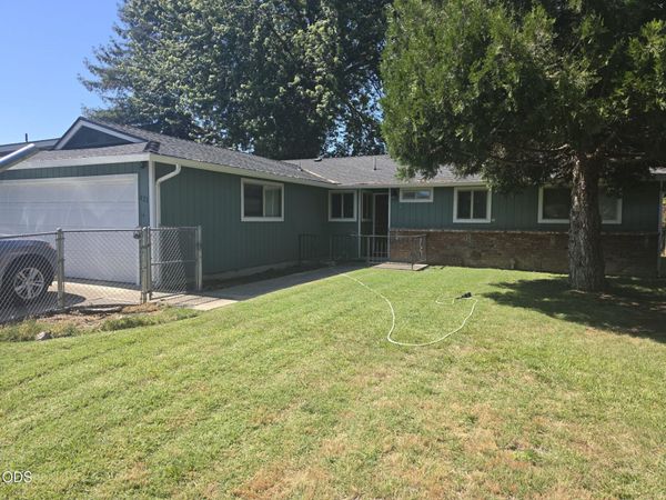 421 Morningside Street, Medford, OR 97501