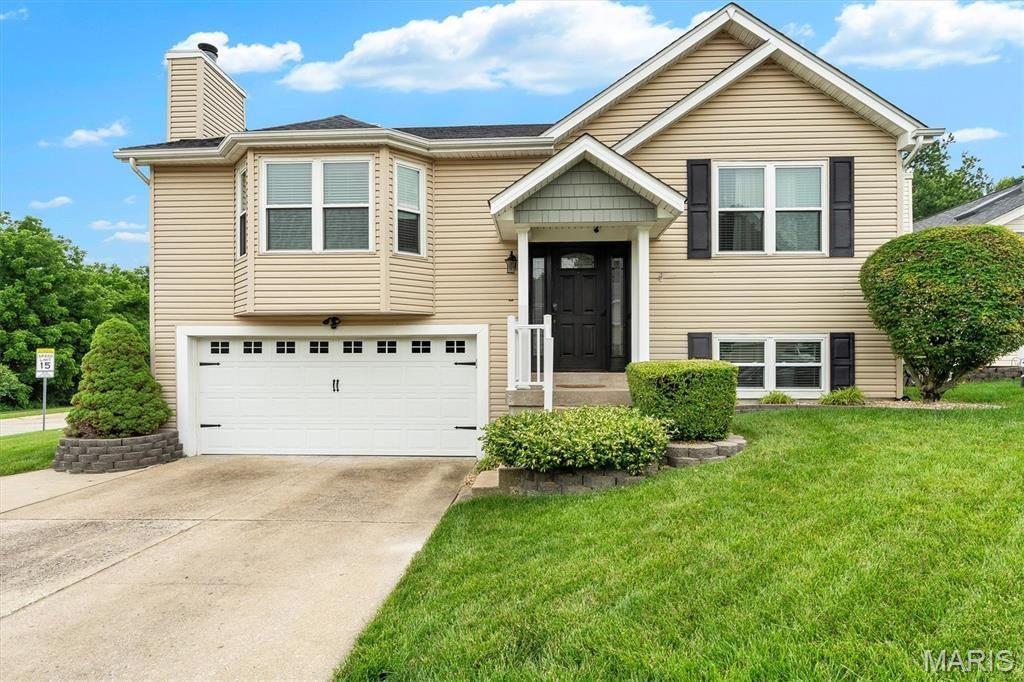 210 Kunze Drive , Saint Charles, MO 63303 Main Photo