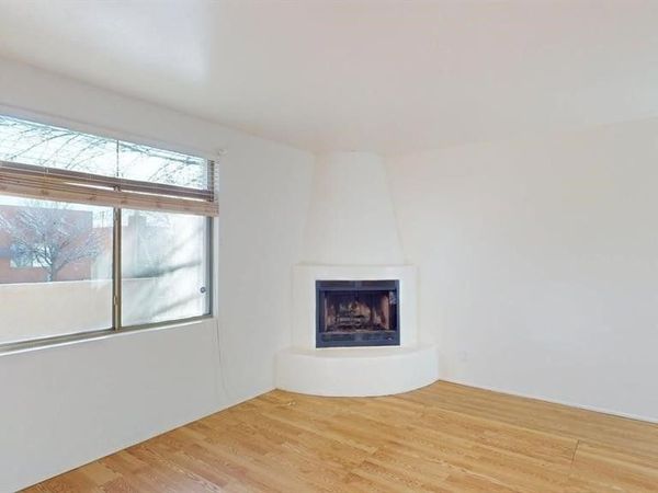3912 Los Milagros , Santa Fe, NM 87507