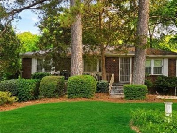 250 W Lake Avenue NW, Atlanta, GA 30314