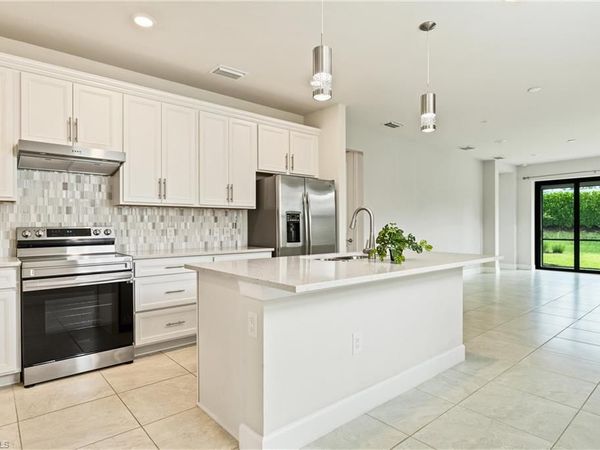 2244 Yellowfin CIR, NAPLES, FL 34114