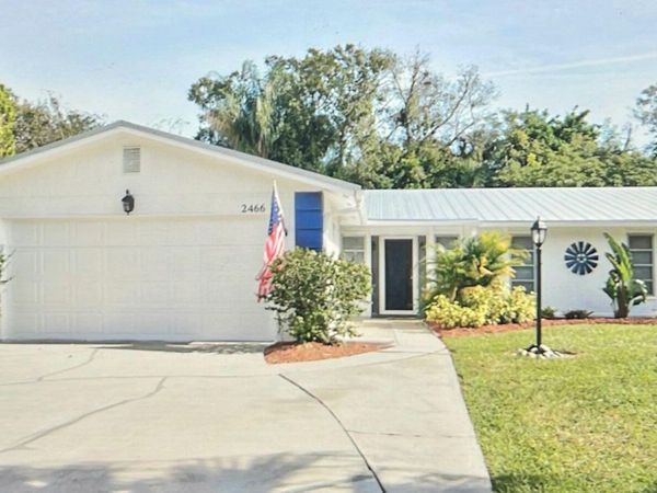 2466 44th Avenue, Vero Beach, FL 32966