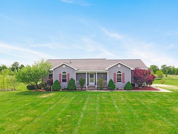 8860 Timber Lane, Charlotte, MI 48813