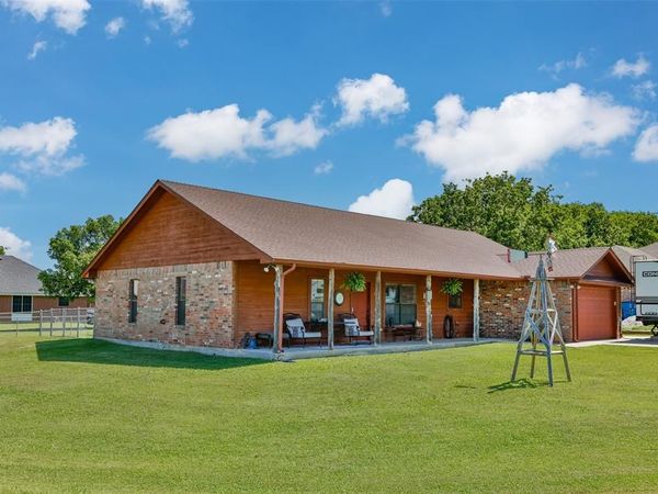 291 Old Spanish Trail, Valley View, TX 76272