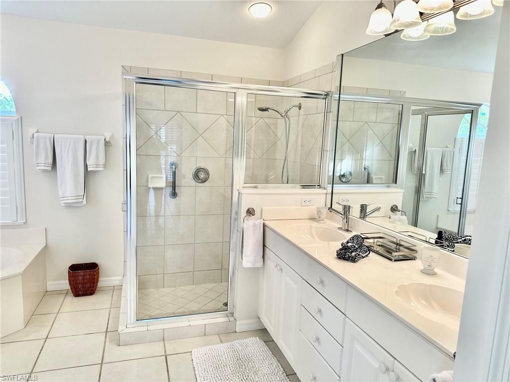 930 Marble Dr, Naples, FL 34104 Photo