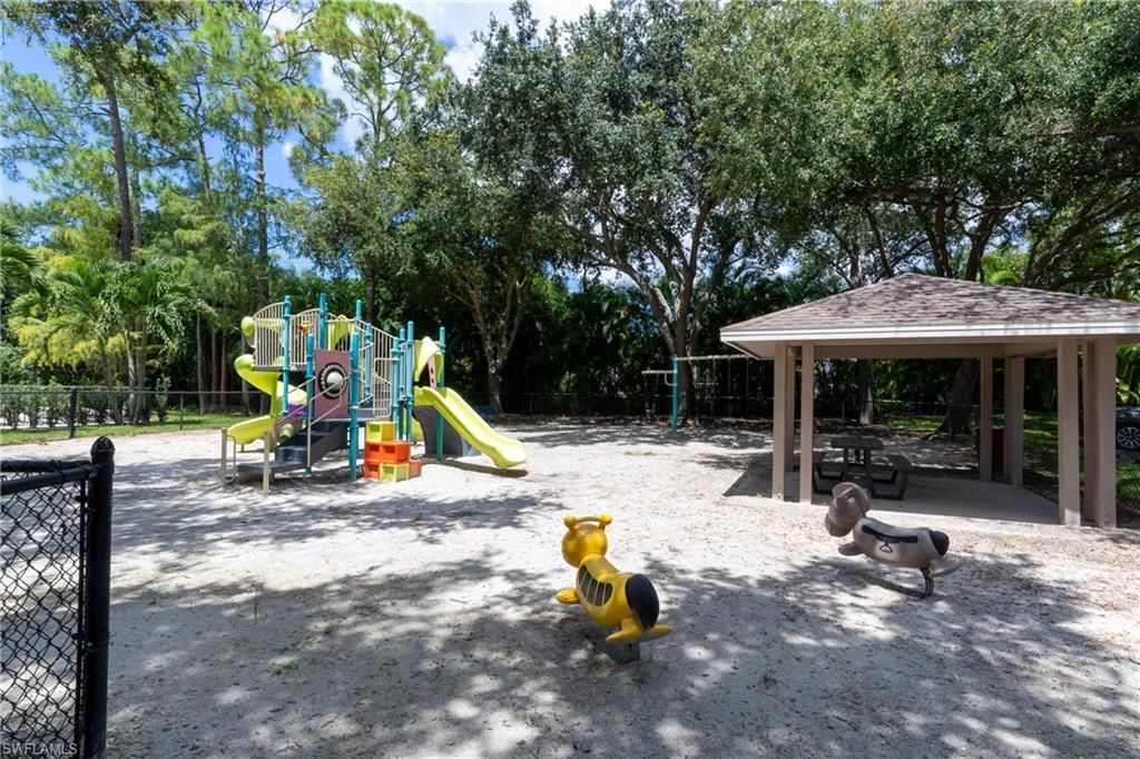 930 Marble Dr, Naples, FL 34104 Photo