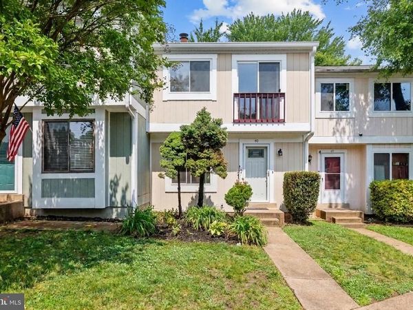 40 SUGARLAND SQUARE COURT , STERLING, VA 20164
