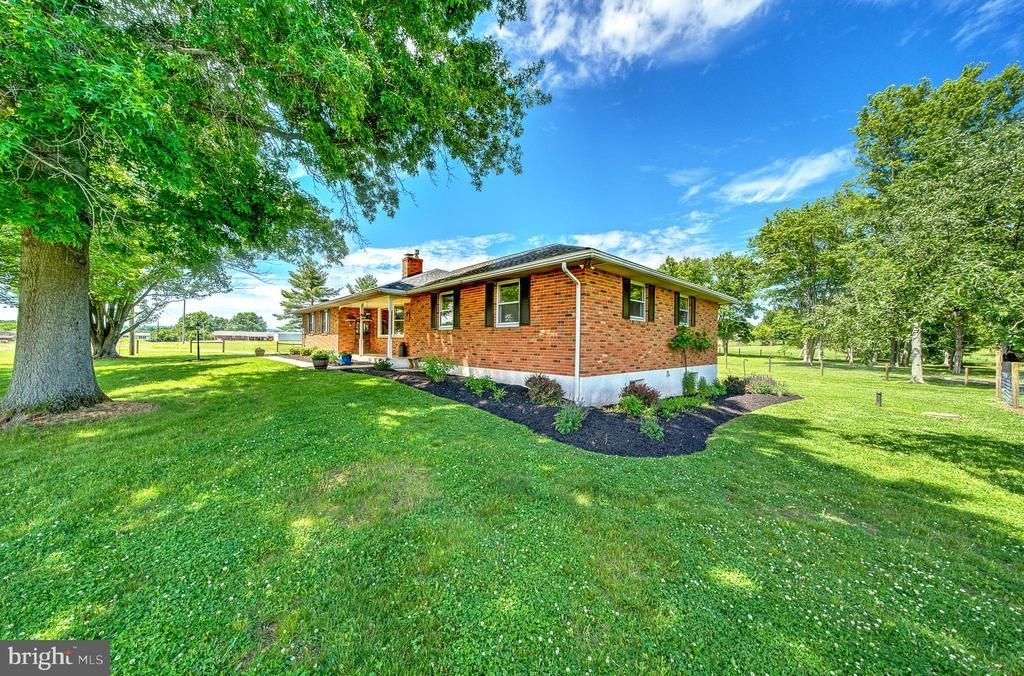 141 GREEN HILL ROAD, BARTO, PA 19504