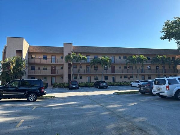 10303 Sunrise Lakes Boulevard, Unit 205, Sunrise, FL 33322