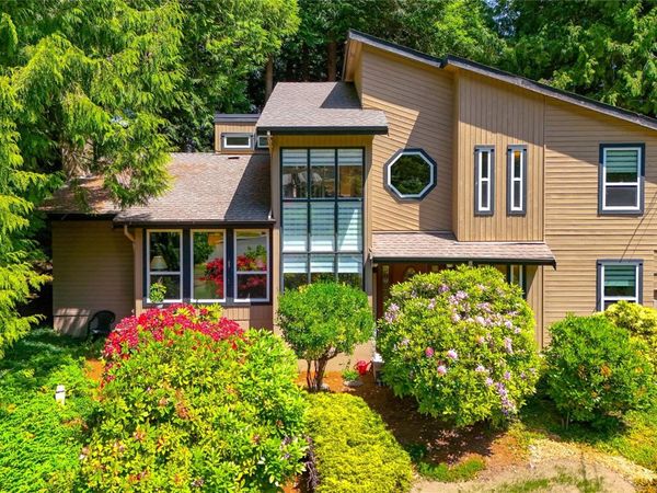8705 Nash Pl , North Saanich, BC V8L 4G9