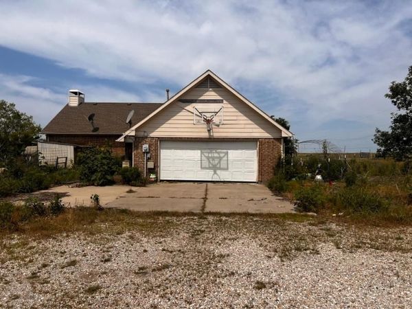 1823 County Road 596 , Nevada, TX 75173
