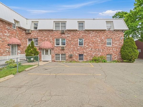 33A Jackson St., Unit 103, Lynn, MA 01902