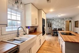 1314 White Drive photo 4