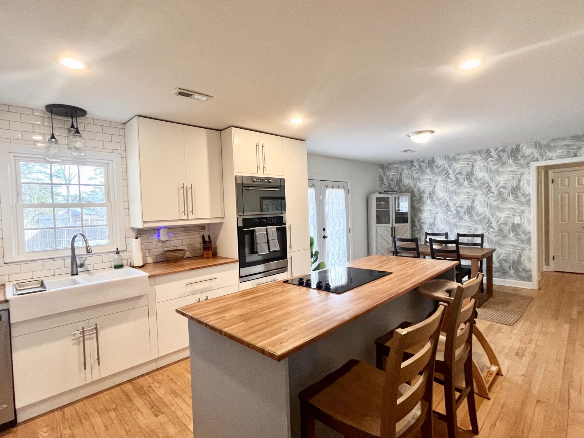 1314 White Drive Photo 8