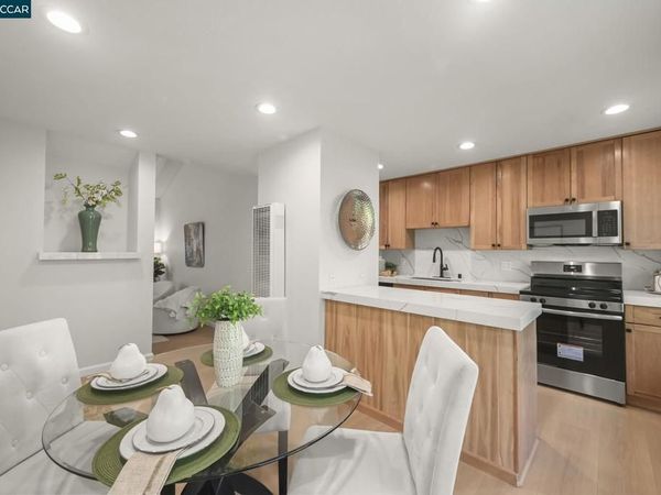 2560 Walnut Blvd, Unit 4, Walnut Creek, CA 94596