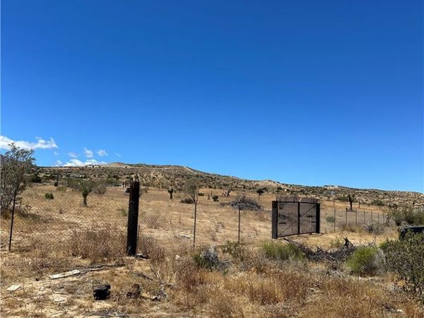0 Cor Drt 125 Ste. D Avenue W, Pearblossom, CA 93550