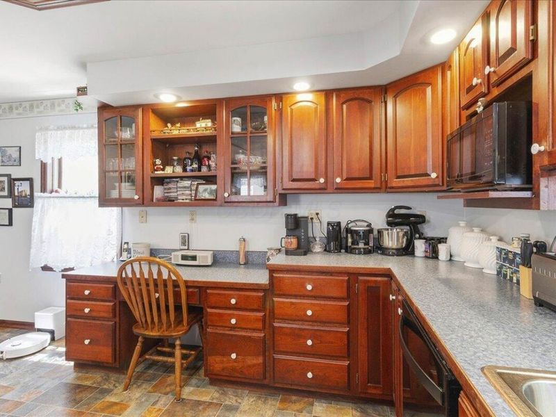 420 S Madriver, Bellefontaine, OH 43311 Photo 9