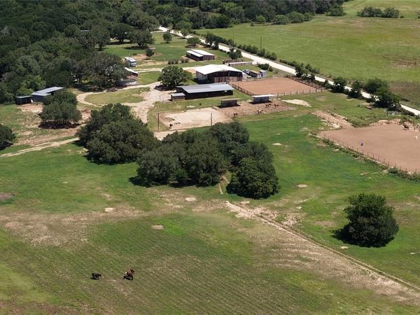 3900 County Road 304 , Comanche, TX 76442