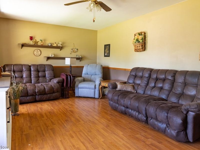 333 Hilan Avenue SW, New Philadelphia, OH 44663 Photo 2