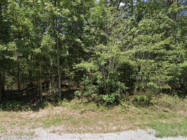 8919 Cherokee Tr, Crossville, TN 38572