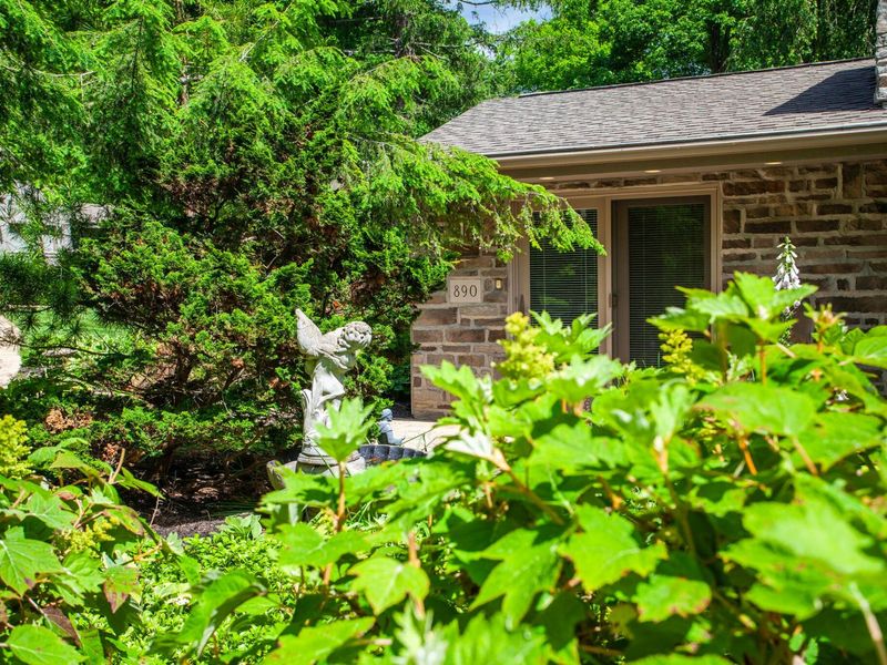 890 Plum Tree Drive, Columbus, OH 43235 Photo 24