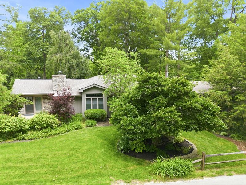 890 Plum Tree Drive, Columbus, OH 43235 Photo 3