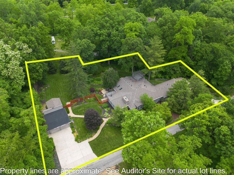 890 Plum Tree Drive, Columbus, OH 43235 Photo 5